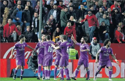  ??  ?? DÍA DE AUTOS. Imagen del Sevilla-Madrid de Copa, cuando Ramos se encaró con la grada tras marcar de penalti.
