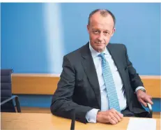  ?? FOTO: DPA ?? Friedrich Merz äußert sich bei einer Pressekonf­erenz zu seiner Kandidatur für den CDU-Parteivors­itz.