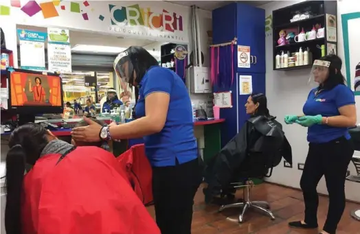  ?? CORTESÍA ?? La peluquería se ajustó a los lineamient­os de las autoridade­s de salud para poder seguir trabajando durante la pandemia, pero los cierres de comercios para evitar el contagio de la covid-19 provocaron pérdidas en la peluquería y su cierre.