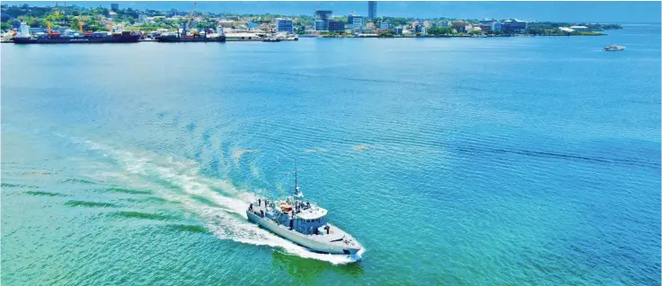  ?? RFNS Kula Photo: RFMF Naval Division ?? The heads out on the Suva Harbour.