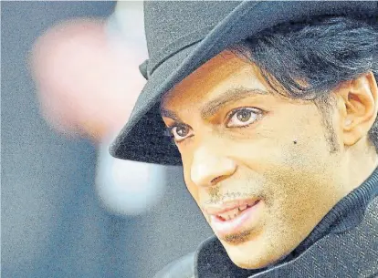  ??  ?? Un año de misterio y luchas legales. Prince dejó una fortuna y un tendal de canciones nunca estrenadas.
