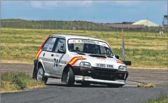  ?? Photograph: Gavin Brown. ?? Duncan MacLean from Lochgilphe­ad and Del Galbraith, Minard.