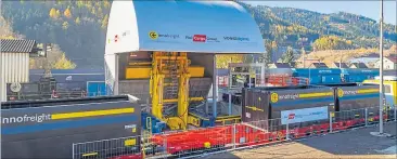  ?? [ voestalpin­e] ?? Automatisc­he Koks-Entladeste­lle der Rail Cargo am voestalpin­e-Standort Linz Donawitz.