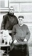  ??  ?? Prior Bonifaz Reile mit Pfarrer Sebastian Kneipp.