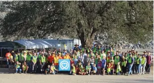  ?? PHOTO FOR THE RECORDER BY JANET URESTI ?? About 250 volunteers came out to spruce up the Big Sycamore Trail near Success Lake on Saturday.