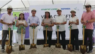  ??  ?? Groundbrea­king rites at the actual site of Vista GL Taft. From left: Vista Residences technical area head Engr. Jeffrey Alcaraz, Santiago Syjuco, Inc. treasurer Maria Cecilia Fornier, Santiago Syjuco, Inc. corporate secretary Edgardo Angeles, Vista...