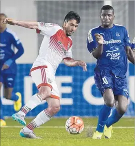  ?? Rodrigo Arangua AFP/Getty Images ?? AFTER PLAYING 25 games with D.C. United over two seasons, Miguel Aguilar, left, was traded to the Galaxy in December, but he might not make the roster.