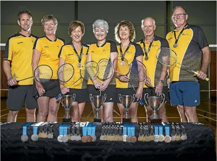  ?? PHOTO: GRANT MATTHEW/STUFF ?? Badminton players Trent Riddick, Tanya Riddick, Cheryl Lawrence, Denise Darling, Elizabeth Ritchie, Frank Versteeg and Val Cleaver.