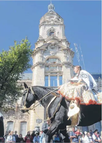  ?? ?? El Paseo Gaucho hará su tradiciona­l desfile por las calles de Bahía.