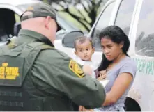  ?? AP ?? Caso. La Administra­ción Trump dice que se requerirán esfuerzos extraordin­arios para reunir a cientos de inmigrante­s con sus hijos tras ser separados, por lo que los niños puede resultar con traumas.