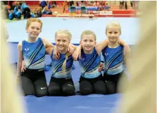  ??  ?? DUKTIGA GYMNASTER. Alva Sjöholm, Mira Johansson, Linn Wistrand och Emilia Johansson tävlar alla för Uddevalla GP.