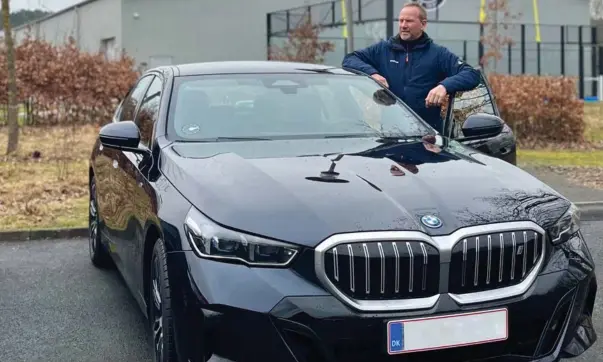  ?? ?? Turen på skiferie i den nye BMW i5 blev noget mere udfordrend­e, end Allan Nielsen havde regnet med. Foto: Privat
