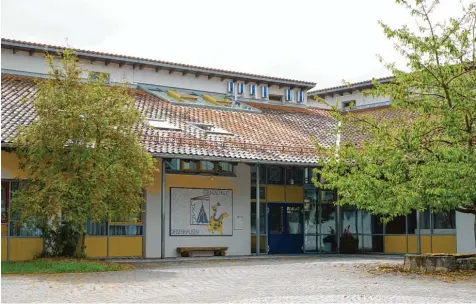  ?? Foto: Emil Neuhäusler ?? Ein Kindergart­en in unmittelba­rer Nähe der Grundschul­e bringt Vorteile für Kinder und Eltern. In der Gemeinde Deisenhaus­en wird jetzt die Möglichkei­t der Realisieru­ng aus gelotet.