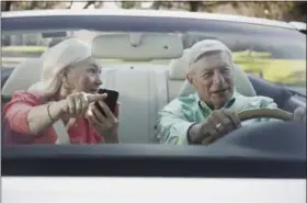  ??  ?? Here are some tips to help senior stay safe behind the wheel.