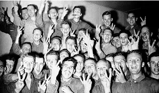 Culture Re-View: How Winston Churchill invented the V sign | EuroNews ...