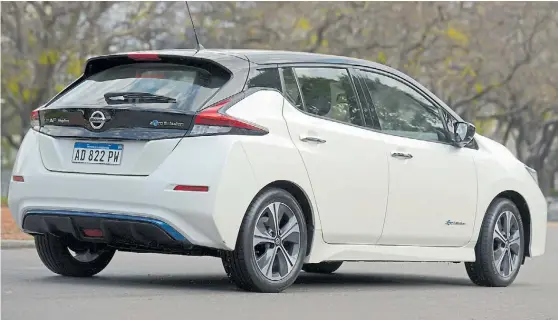  ??  ?? Beneficio. Por tratarse de un auto ecológico, el Nissan Leaf no paga patente en la ciudad de Buenos Aires ni en la de Neuquén.