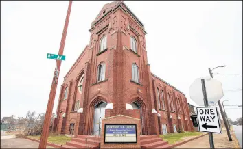  ?? KYLE TELECHAN/POST-TRIBUNE ?? The Abyssinian Baptist Church is at Massachuse­tts Street and 8th Avenue in Gary.