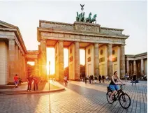  ??  ?? SHINING EXAMPLE:
The imposing Brandenbur­g Gate in Berlin