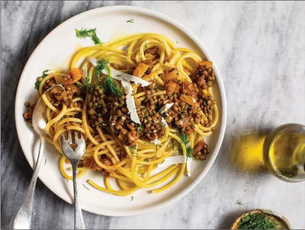  ?? (The New York Times/Andrew Scrivani) ?? Spaghetti With Lentils, Tomato and Fennel