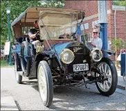  ??  ?? The Cadillac Pre-war Best of Class went to Thomas Wallace’s 1911 Cadillac Model 30 Touring.
