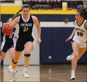  ?? GEORGE SPITERI — FOR MEDIANEWS GROUP ?? Marysville’s Avery Wolters takes the ball up the court against Fraser.