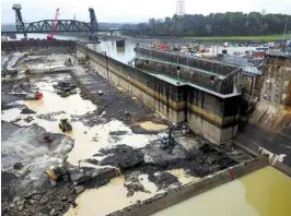  ?? STAFF FILE PHOTO BY DOUG STRICKLAND ?? Constructi­on continues on the Chickamaug­a Dam Lock last month in Chattanoog­a.