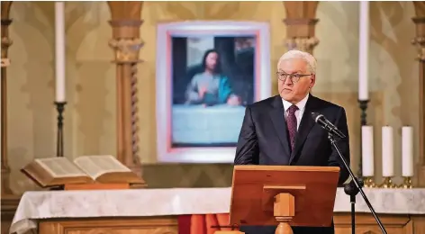  ?? FOTO: DPA ?? Bundespräs­ident Frank-Walter Steinmeier spricht bei der feierliche­n Zeremonie zur Rückgabe der Kathedrale St. Peter und Paul in Moskau.