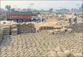  ?? HT FILE ?? The value of physical food stocks in godowns should match the money that the Centre sanctions through banks for procuremen­t of foodgrains under the cash credit limit.