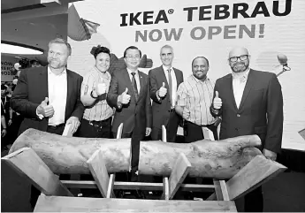  ??  ?? Tee (third left) together with Swedish Embassy in Malaysia Deputy Head of Mission and Counsellor Ola Pihlblad (third right), IKEA Southeast Asia managing director Christian Rojkjaer (left), King (right) Chandler (second left) and IKEA Tebrau deputy...