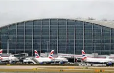  ?? Foto: dpa ?? Fast alle Maschinen am Boden: Die Fluggesell­schaft British Airways streicht den Großteil der Flüge.