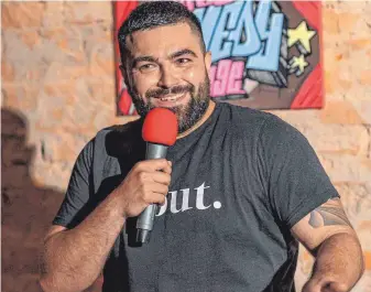  ?? FOTO: VERANSTALT­ER ?? Comedian Serdar Karabiyik tritt in Ulm auf.