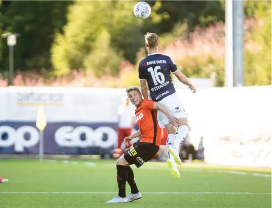  ??  ?? TIDLIG UNDER: Målscorer Andreas Fantoft og resten av Åsane havnet tidlig under VIking og klarte aldri å komme inn igjen i kampen.