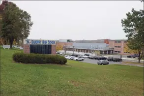  ?? H John Voorhees III / Hearst Connecticu­t Media ?? After a call shortly before 8 a.m. Friday, Dec. 3, reporting gunfire at Danbury High School, police officials said no evidence of gunfire was found.