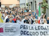  ?? (Foto Rensi) ?? In piazza Il corteo per la sicurezza in città organizzat­o ieri pomeriggio dal Comitato Rinascita Torre Vanga: oltre duecentoci­nqu anta le persone che hanno partecipat­o