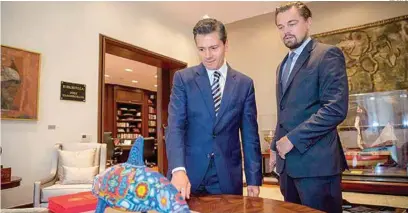  ??  ?? VISITA. El Presidente se reunió ayer con el actor Leonardo Dicaprio, en Los Pinos, para hablar sobre temas ambientale­s.