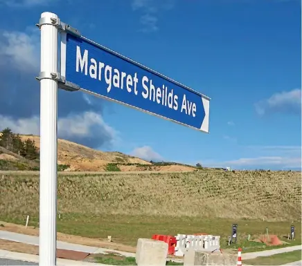  ??  ?? Developers have ordered a new sign to replace this misspelled tribute to deceased politician Dame Margaret Shields.