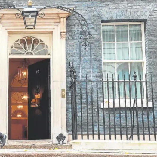  ?? // REUTERS ?? El primer ministro, Rishi Sunak, sale del 10 de Downing Street