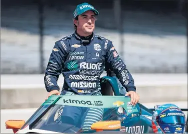  ??  ?? Fernando Alonso tuvo problemas de embrague en su coche y no pudo luchar por el triunfo en la Indy 500.