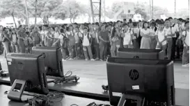  ??  ?? ENTREGA. La Unidad Educativa Municipal Ciudad de Quevedo recibió computador­es que serán reubicadas en sus laboratori­os.