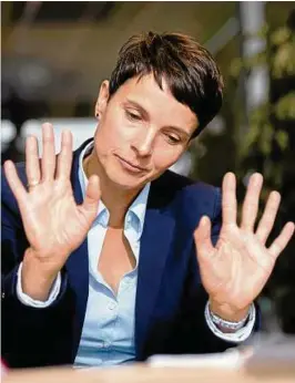  ??  ?? Frauke Petry ist das Gesicht der Blauen Partei. Fotos (): Sascha Fromm