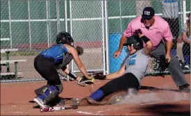  ?? Alex Eller ?? A turning point in the Spirit White game against the Sandhills Sharks. Mouldry slides under Joscelyn Coleman tag to put the Sharks up 3-2.