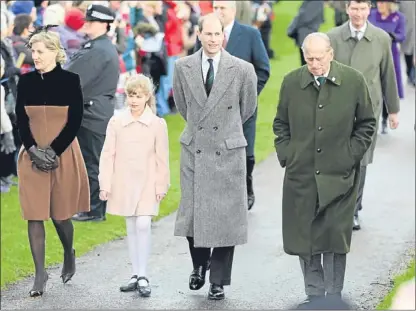  ??  ?? Prince Edward, Sophie, Countess of Wessex, and their daughter Lady Louise Windsor walk with the Duke of Edinburgh before the service.