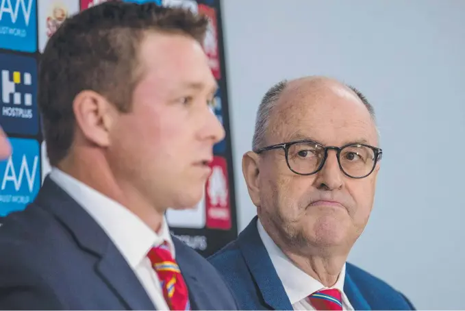  ?? Picture: JERAD WILLIAMS ?? Gold Coast Suns chairman Tony Cochrane (right) with senior coach Stuart Dew.