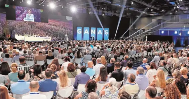  ?? // JAIME GARCÍA ?? La plenaria del congreso del PP de Madrid, durante el discurso de Ayuso.