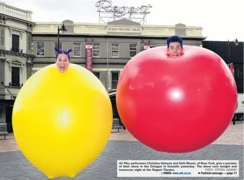  ??  VIDEO: www.odt.co.nz.
PHOTO: STEPHEN JAQUIERY ?? Air Play performers Christina Gelsone and Seth Bloom, of New York, give a preview of their show in the Octagon in Dunedin yesterday. The show runs tonight and tomorrow night at the Regent Theatre.