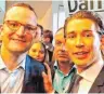  ?? FOTO: PRIVAT ?? Dieses Selfie mit Wahlsieger Kurz twitterte Jens Spahn (links) aus Wien.