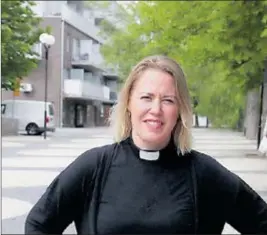  ?? ?? Jennie Wall är ny kyrkoherde i Vantörs församling och kommer närmast från Salems församling. Alla är välkomna till mottagning­sgudstjäns­t den 16 oktober där även biskopen i Stockholms stift, Andreas Holmberg, deltar.
