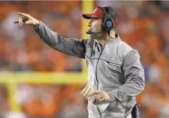  ?? Streeter Lecka / Getty Images ?? Alabama offensive coordinato­r Steve Sarkisian, who replaced Lane Kiffin, oversaw a go-ahead touchdown drive with just more than two minutes left in the national championsh­ip game.