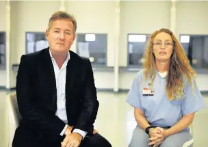  ??  ?? Piers Morgan with Rebecca Fenton at the Lowell Correction­al Institutio­n in Florida