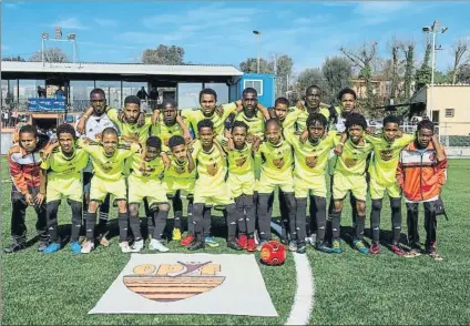  ?? FOTO: GERARD FRANCO ?? Los jugadores de la Fundación EPIF posaron ayer para Mundo Deportivo antes de su estreno en el MIC